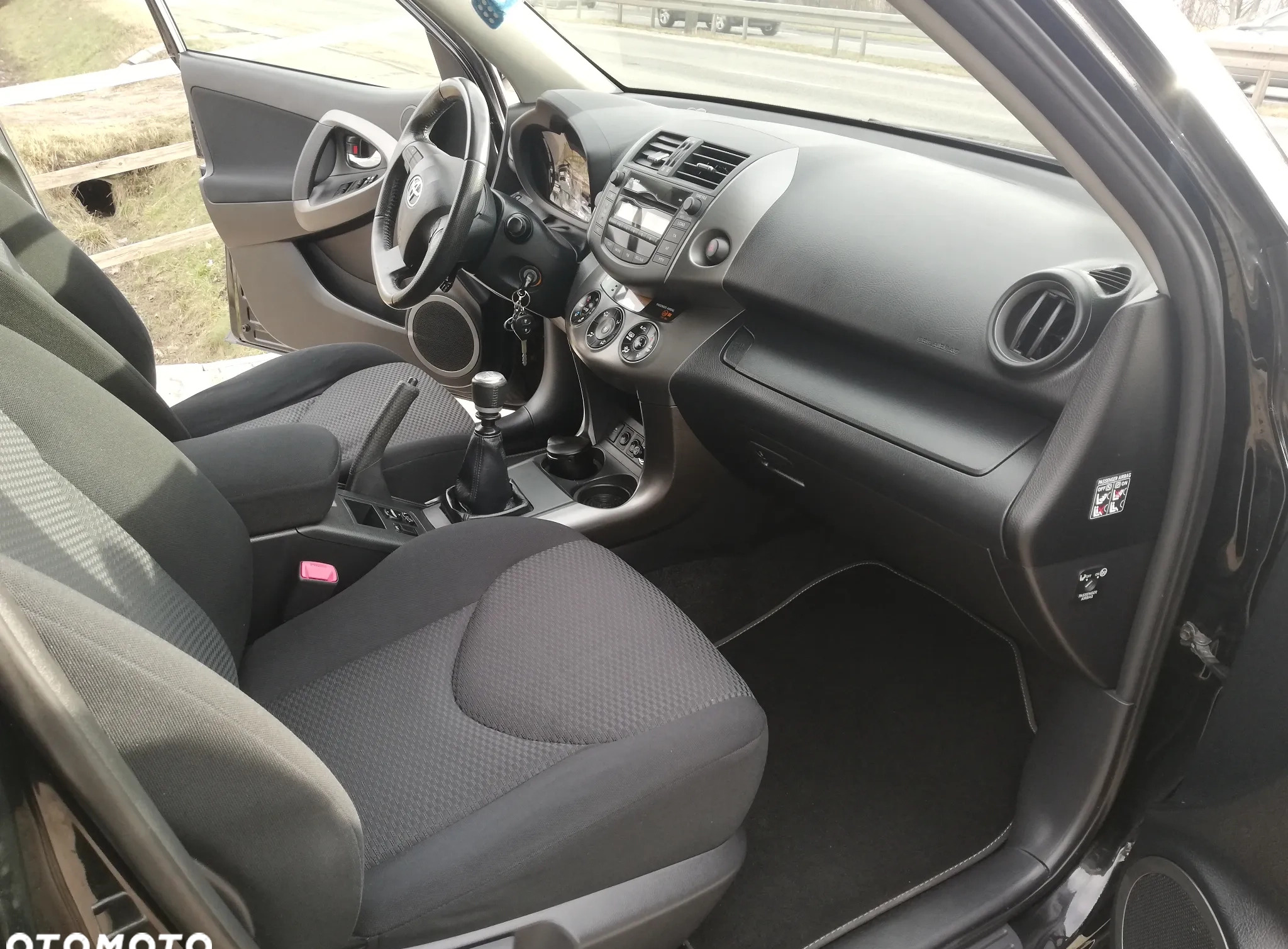 Toyota RAV4 cena 41900 przebieg: 162700, rok produkcji 2009 z Piastów małe 352